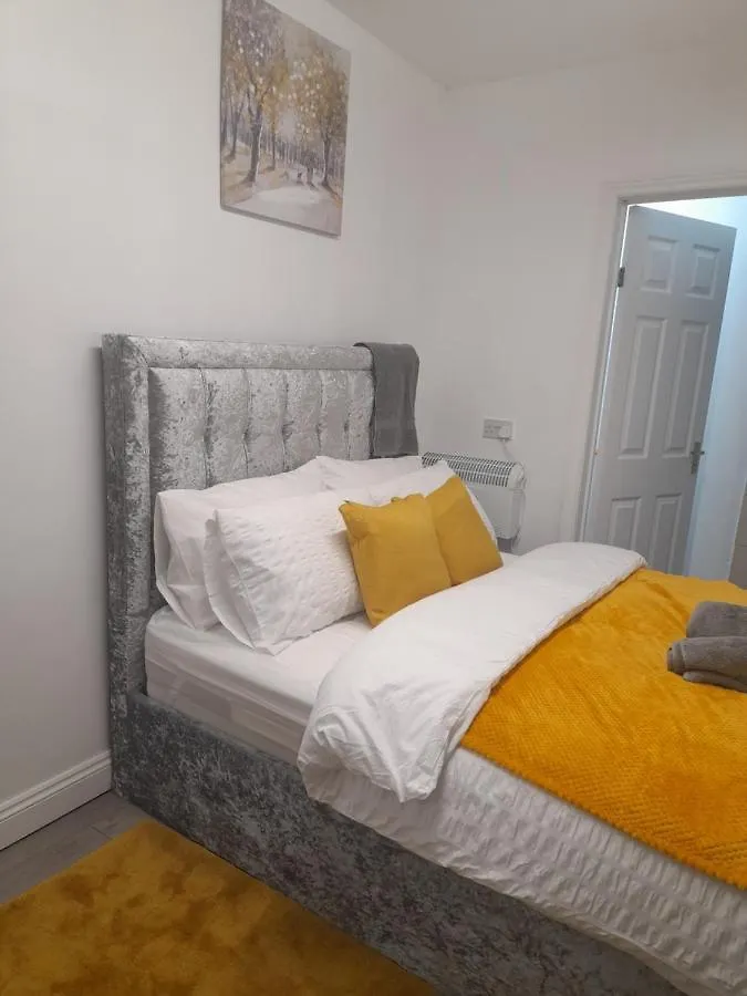 1 Bed Studio Apartment Luton