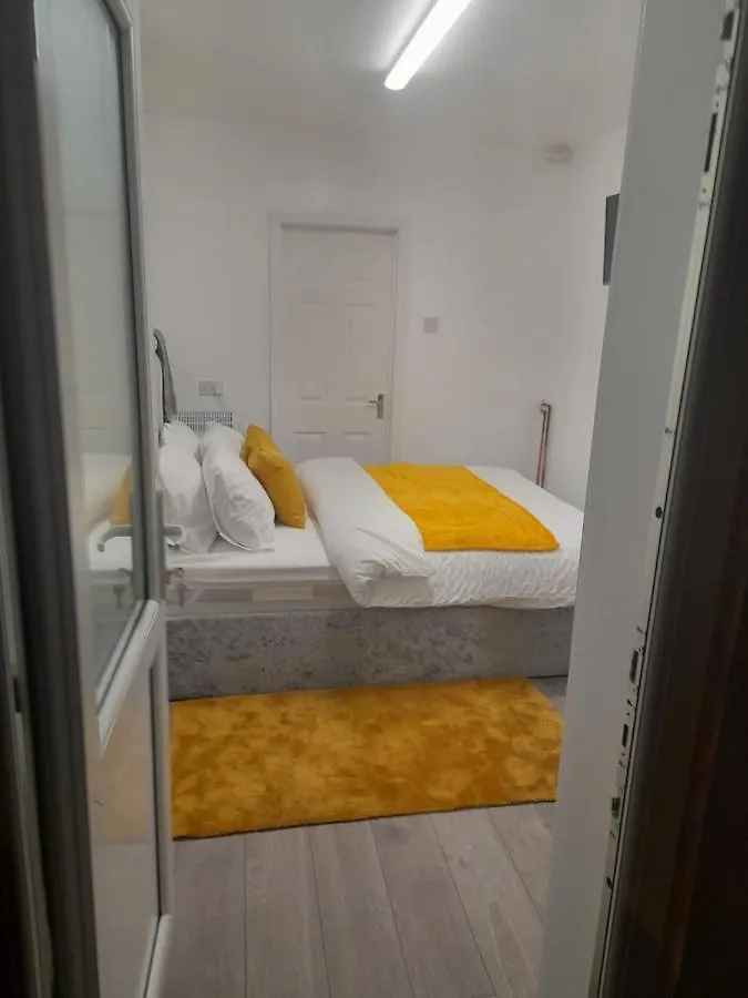 1 Bed Studio Apartment Luton