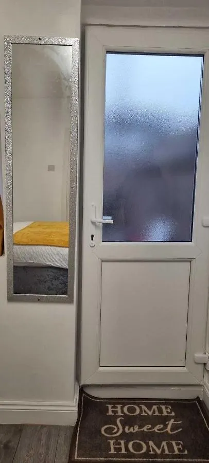 1 Bed Studio Apartment Luton  United Kingdom