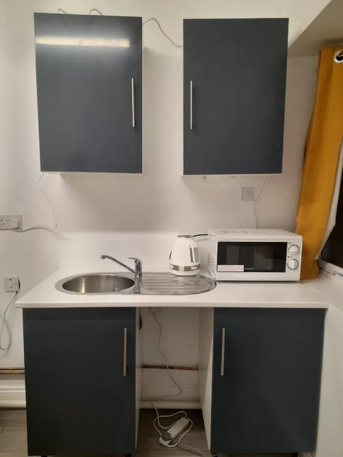 1 Bed Studio Apartment Luton