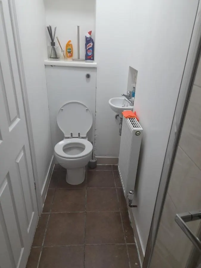 1 Bed Studio Apartment Luton