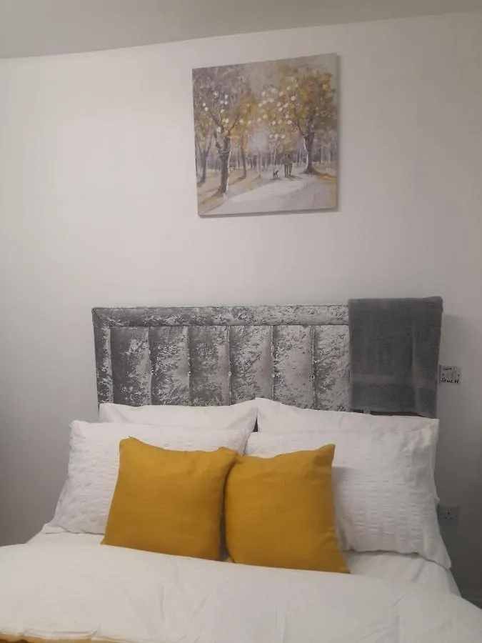 1 Bed Studio Apartment Luton  United Kingdom