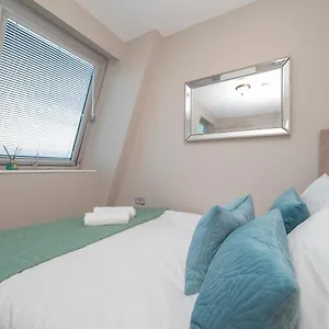https://morden-1-bedroom-5-mins-away-from-brighton-seafront.brighton-hotels-england.com