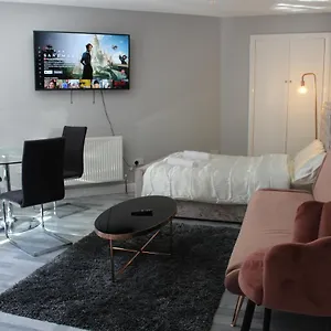 Cosy Luton Studio Flat -ideal For Airport! Apartment