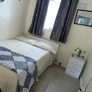 Single With Smart Tv Homestay