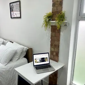 Great Near Airport - Super Host 2 Years Running! Apartment