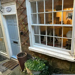 https://saltwick-cottage.yorkshirehotels.net