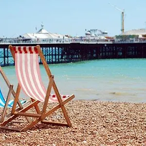 https://gorgeous-2-bedroom-apt-by-the-beach-and-town.brighton-hotels-england.com